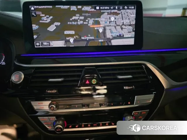 BMW 5 Series (G30) id 3422154 из Кореи 15