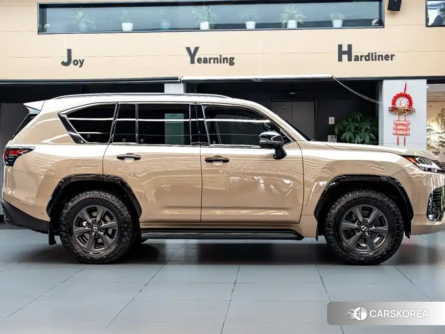 Lexus LX id 4565242 из Китая 19