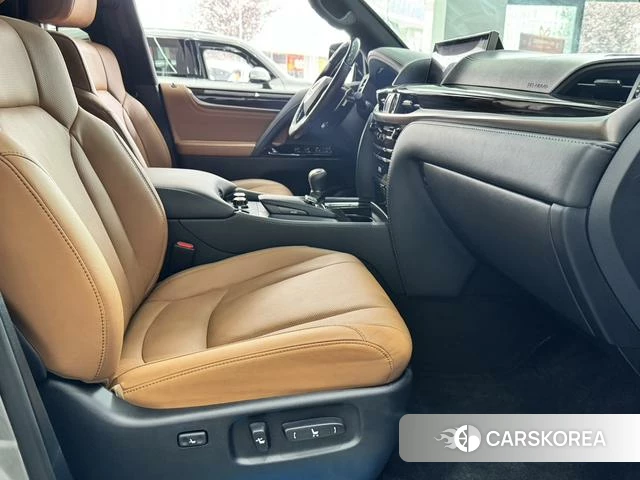 Lexus LX id 4333750 из Китая 11