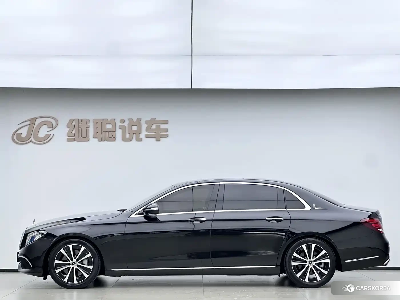 Mercedes-Benz E-Class id 4679805 из Китая 15