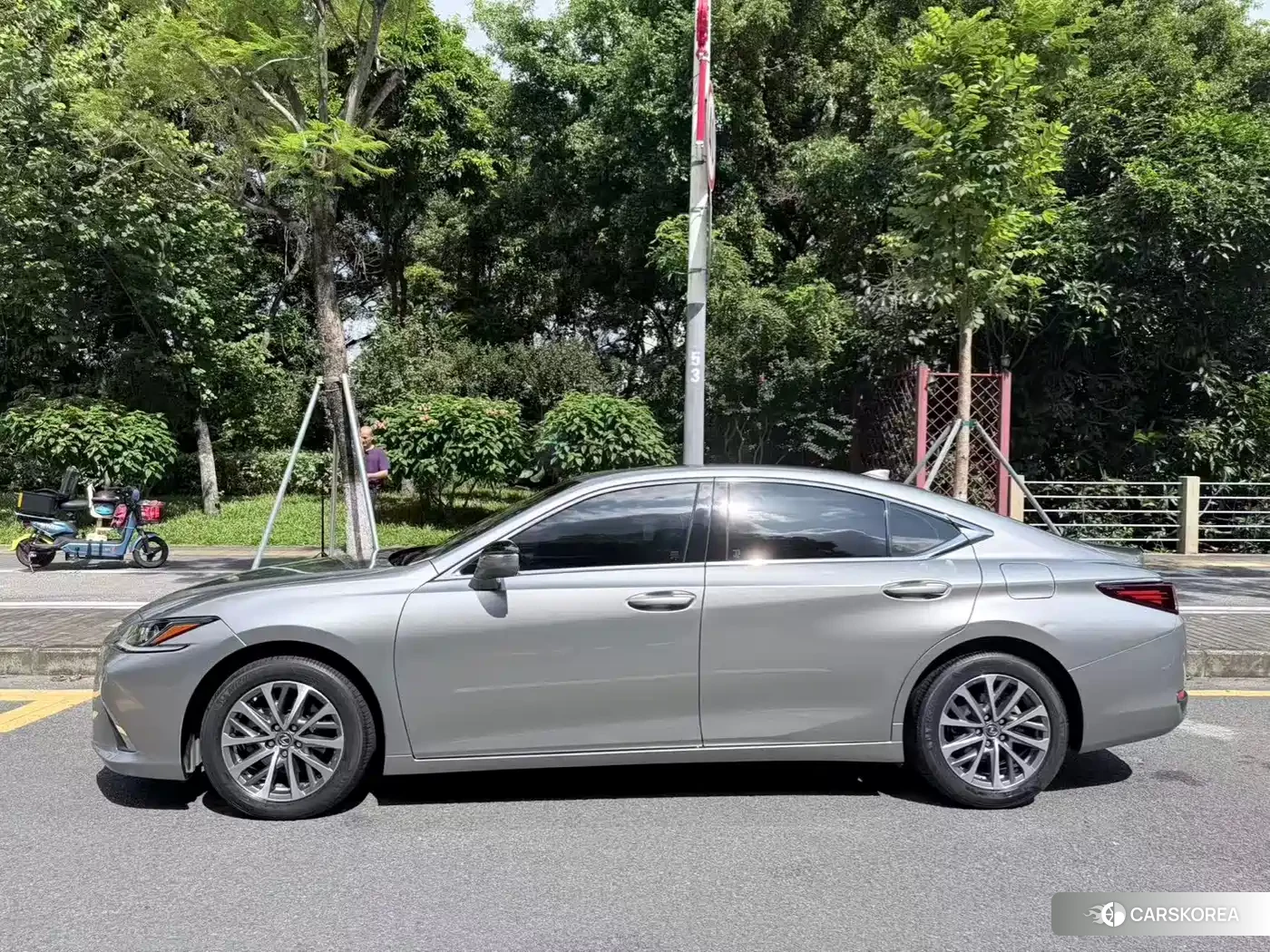 Lexus ES id 4589194 из Китая 8