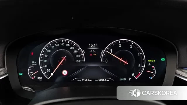 BMW 5 Series (G30) id 3598696 из Кореи 18