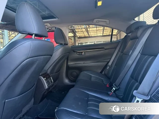 Lexus New ES300h id 3612810 из Кореи 13