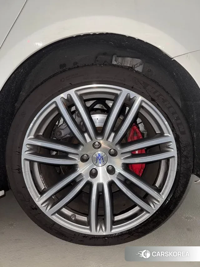 Maserati Ghibli id 3283901 из Кореи 15