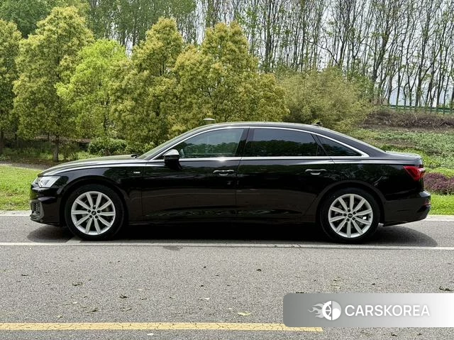 Audi A6L id 4275793 из Китая 9