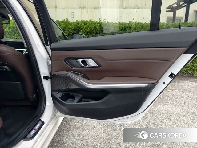 BMW 3 series id 4257586 из Китая 23