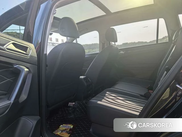 Volkswagen Tiguan L id 4299605 из Китая 10