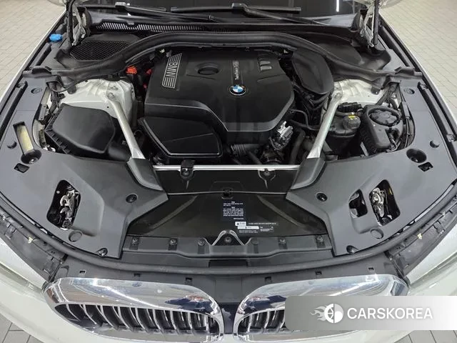 BMW 5 Series (G30) id 3399215 из Кореи 17