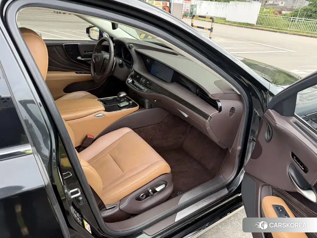 Lexus LS id 4628348 из Китая 8