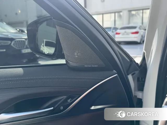 BMW 5 Series (G30) id 3374029 из Кореи 8