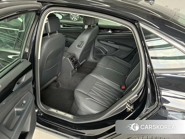Volkswagen Passat id 4263200 из Китая 13