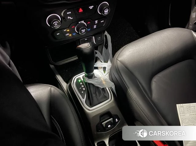 Jeep Renegade id 4362386 из Кореи 17