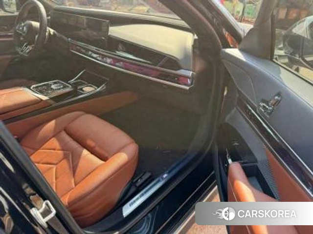 BMW 7 Series (G70) id 3831365 из Кореи 14