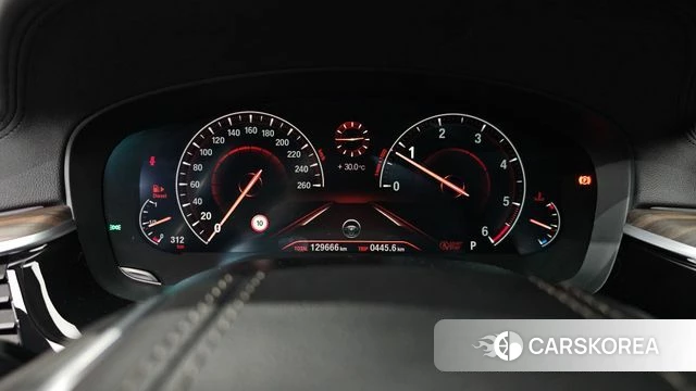 BMW 5 Series (G30) id 4557462 из Кореи 31