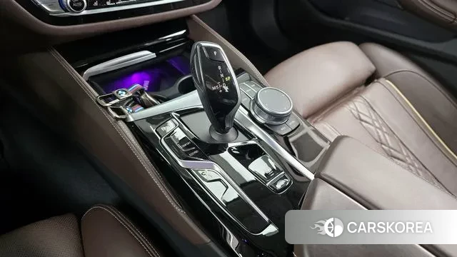 BMW 5 Series (G30) id 3335096 из Кореи 17