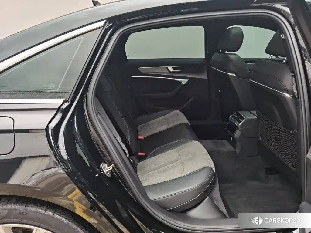 Audi A6L id 4644583 из Китая 28