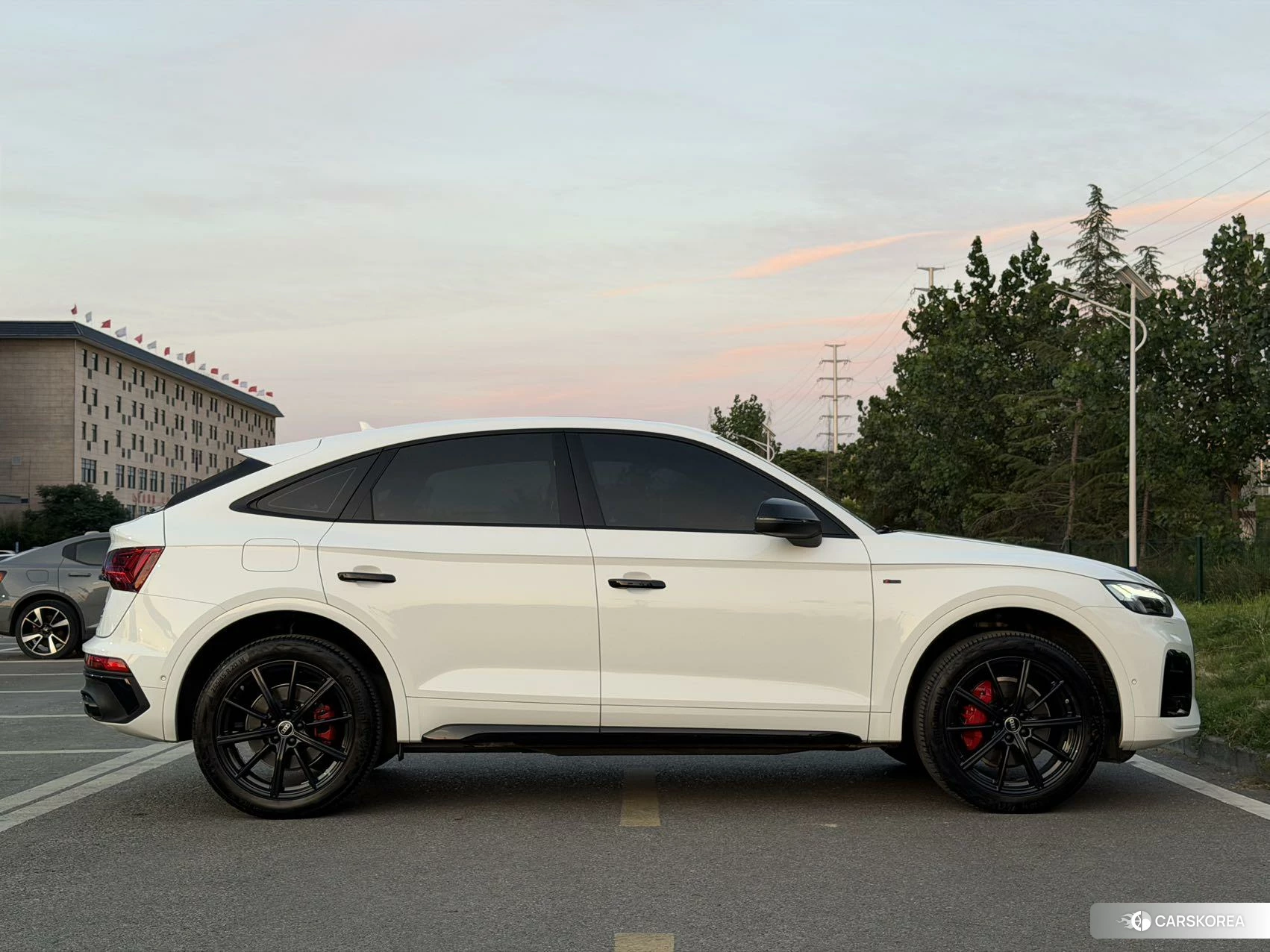 Audi Q5L Sportback id 4452607 из Китая 16