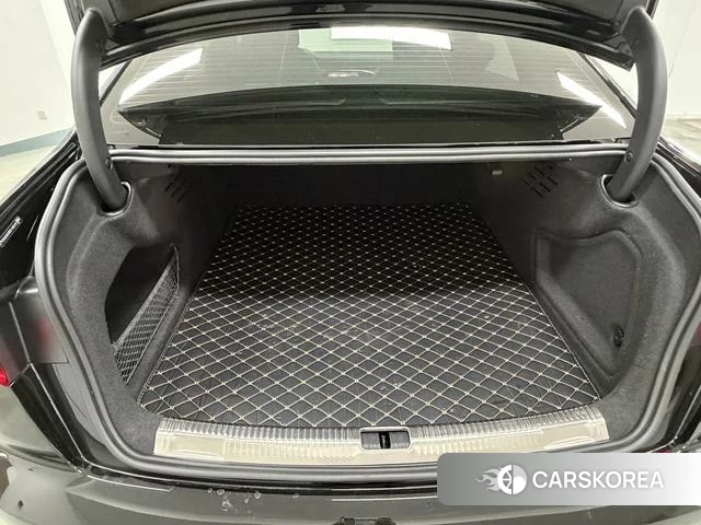Audi A6L id 4313791 из Китая 14