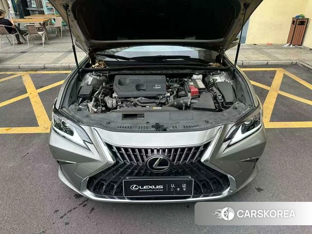 Lexus ES id 4393355 из Китая 24