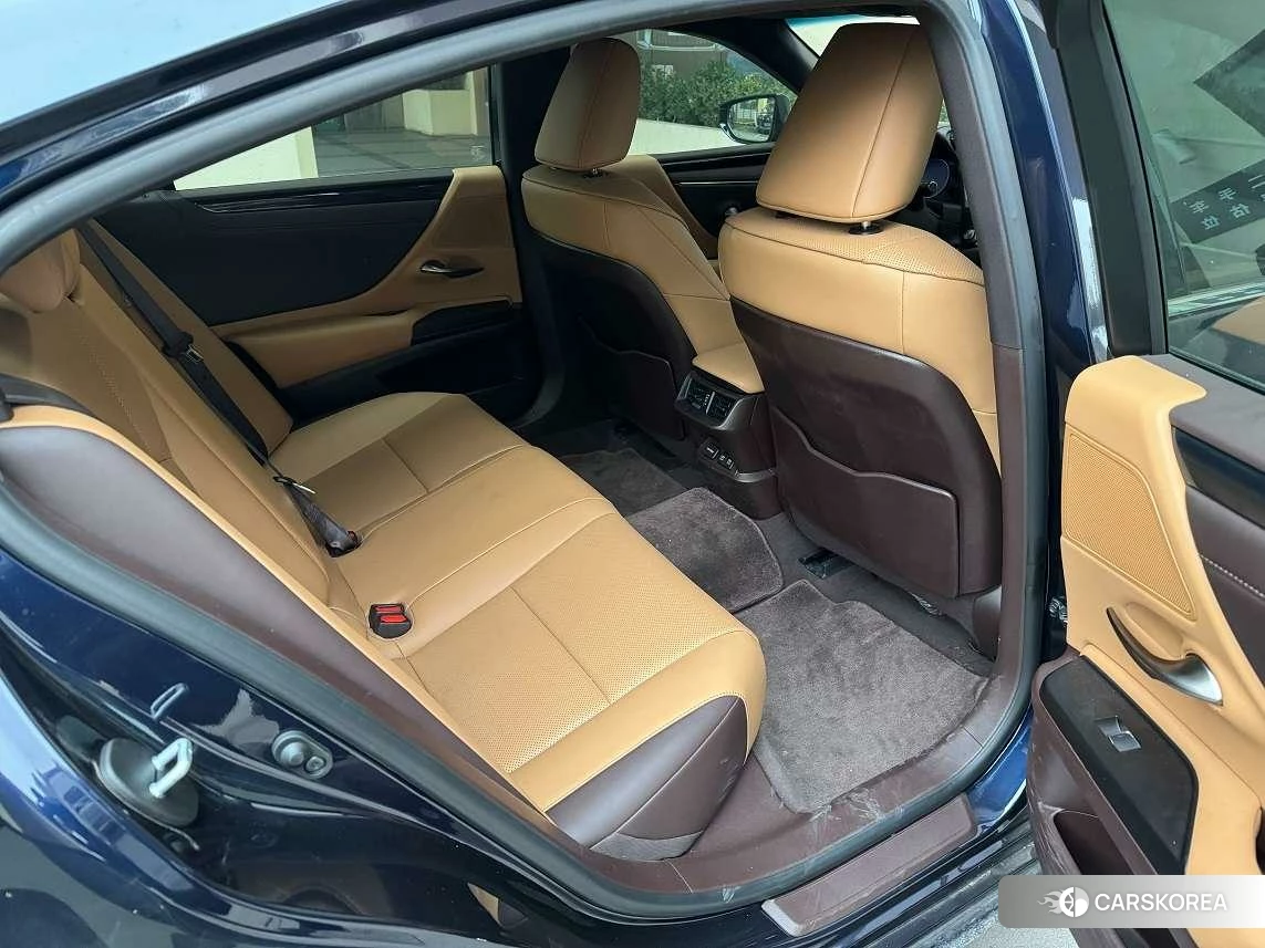 Lexus ES id 4440517 из Китая 13