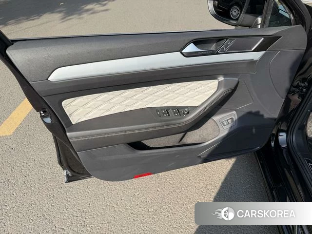 Volkswagen Magotan id 4290651 из Китая 12