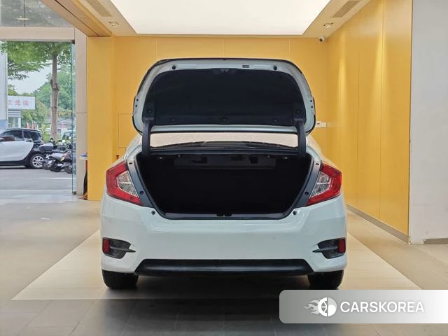 Honda Civic id 4260355 из Китая 31