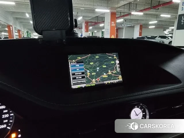 Lexus New ES300h id 3096056 из Кореи 8