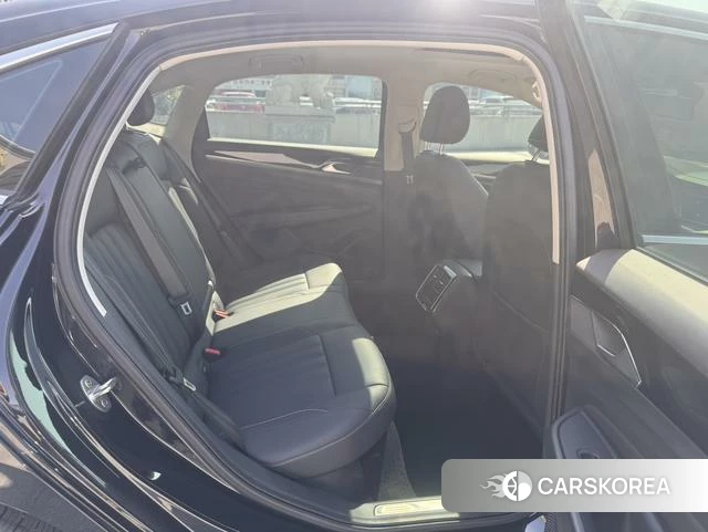 Volkswagen Passat PHEV id 4393181 из Китая 19