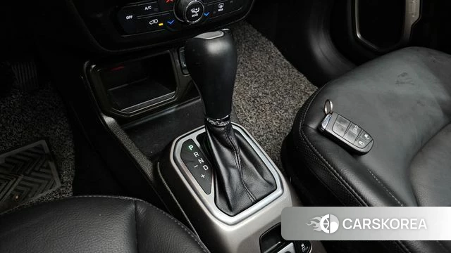 Jeep Renegade id 4202396 из Кореи 36