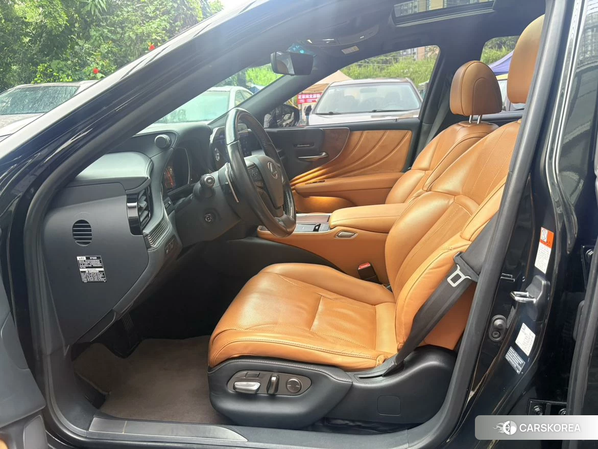 Lexus LS id 4467804 из Китая 8