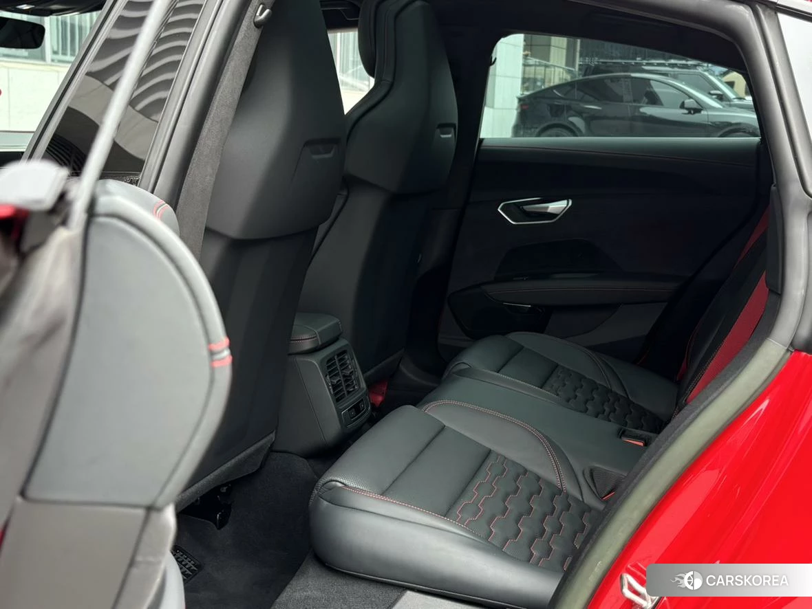 Audi e-tron GT id 4455727 из Китая 17