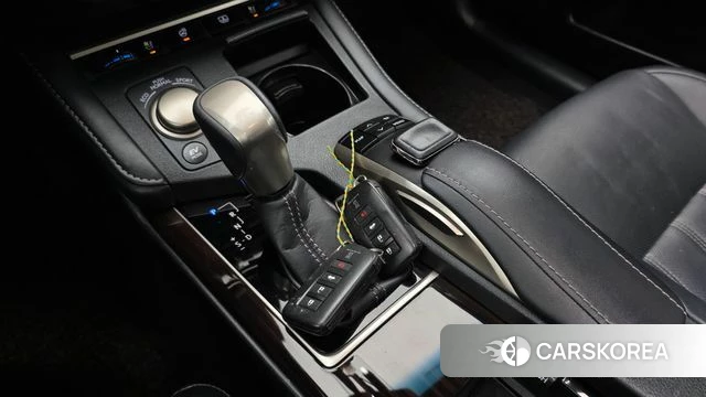 Lexus New ES300h id 3937263 из Кореи 18