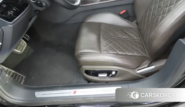 Audi S8 (D5) id 3028726 из Кореи 9