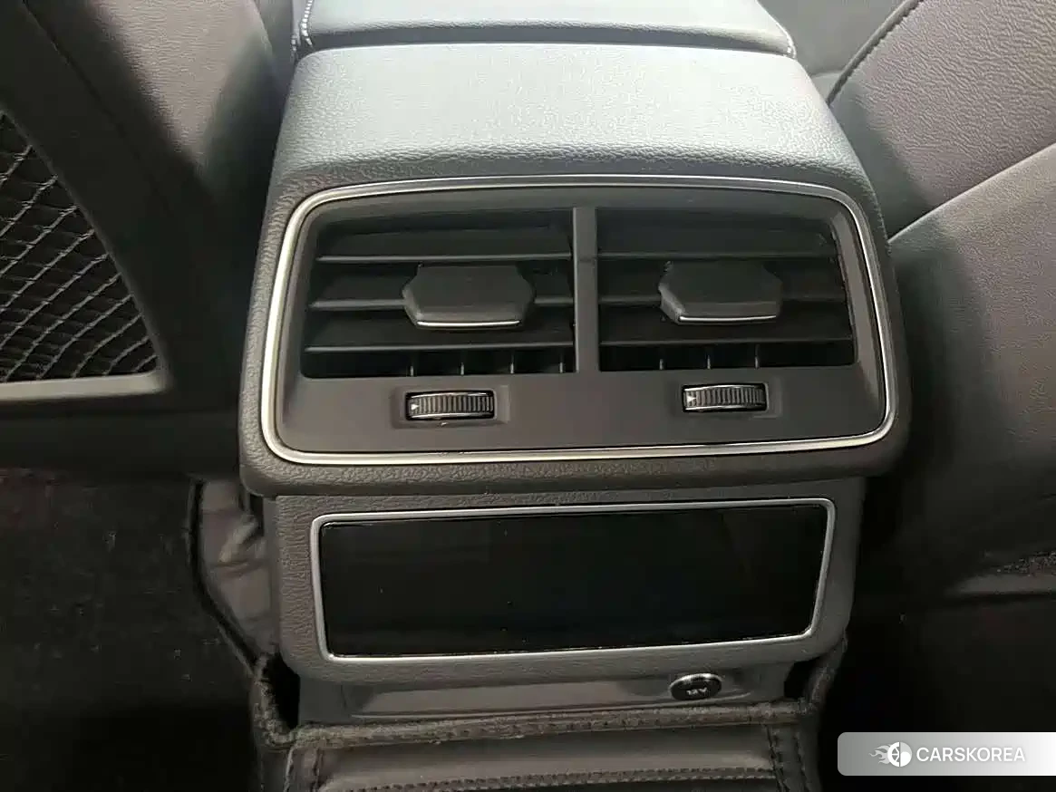 Audi A6L id 4583927 из Китая 14