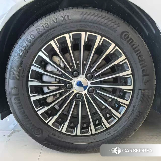 Denza D9 EV id 3927120 из Китая 11