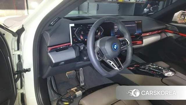 BMW i5 (G60) id 4421299 из Кореи 8