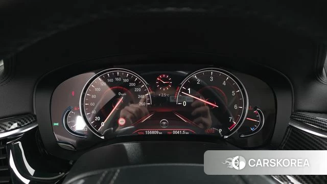 BMW 5 Series (G30) id 3867240 из Кореи 18