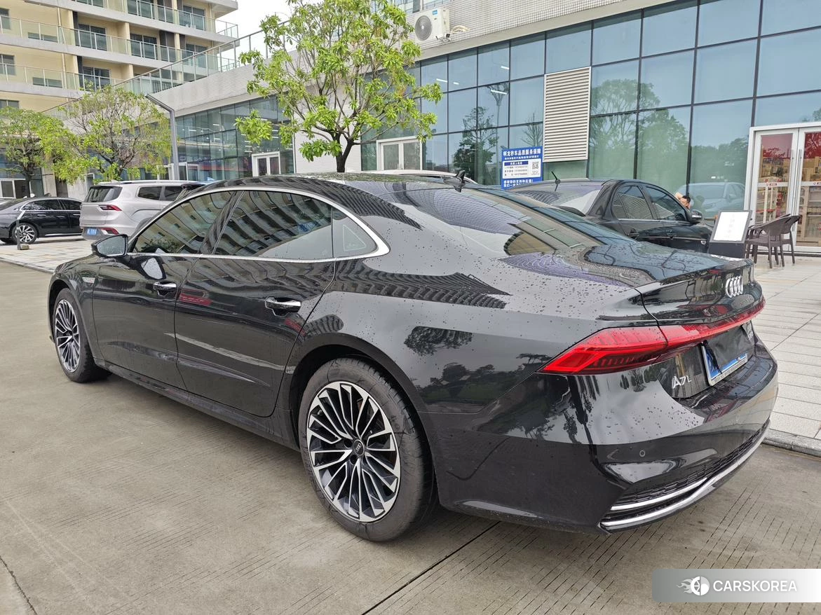 Audi A7L id 4462122 из Китая 8
