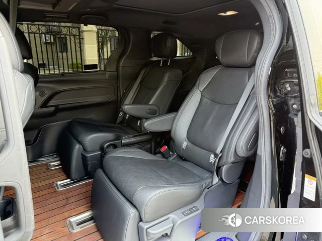 Toyota Saina id 4297853 из Китая 8