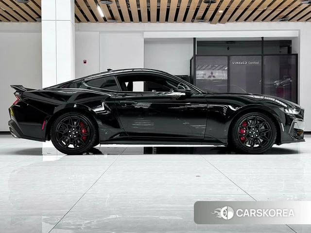 Ford Mustang id 4211884 из Китая 8