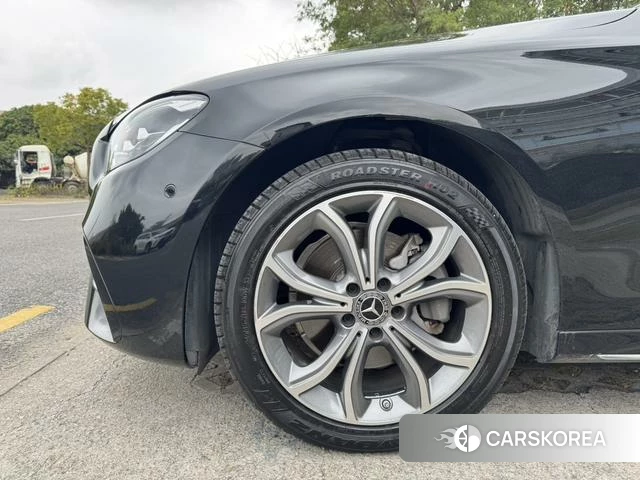 Mercedes-Benz E-class id 4264872 из Китая 18
