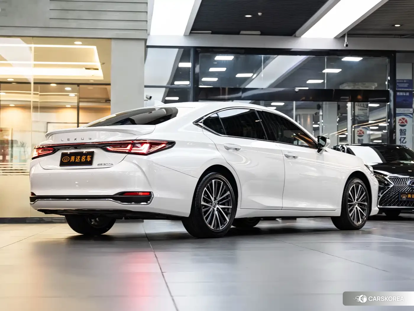 Lexus ES id 4583697 из Китая 19