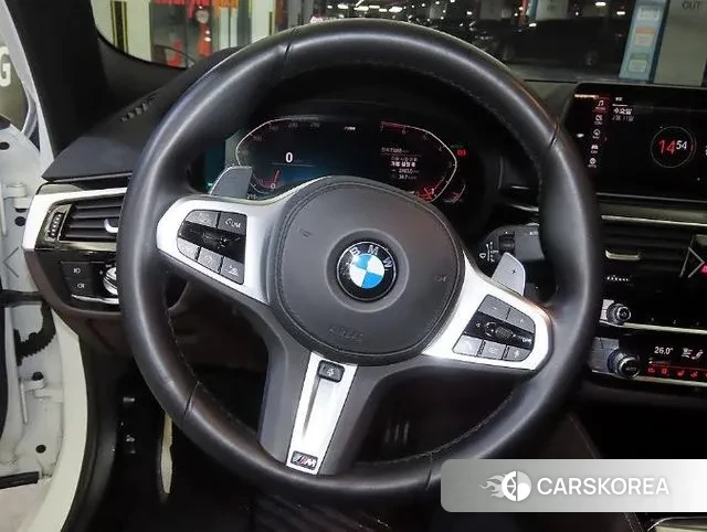 BMW 5 Series (G30) id 3687044 из Кореи 17