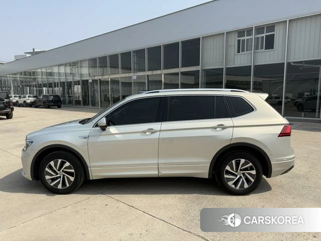 Volkswagen Tiguan L PHEV id 4273237 из Китая 8