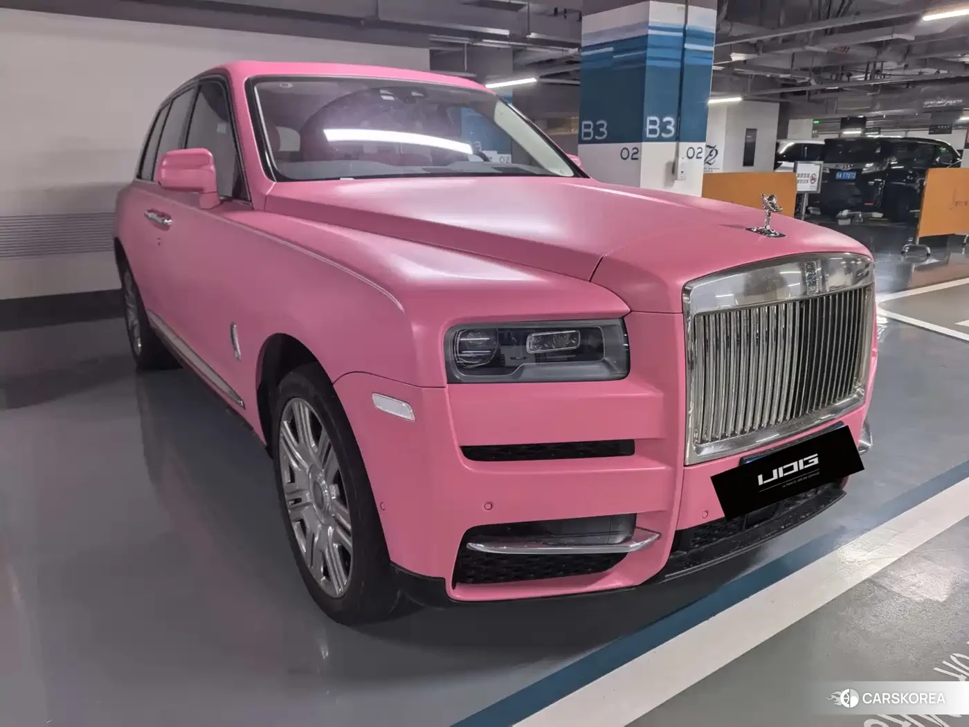 Rolls-Royce Cullinan id 4554138 из Китая 12