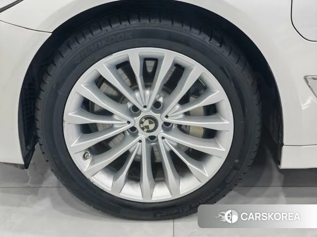 BMW 5 series PHEV id 4219588 из Китая 8