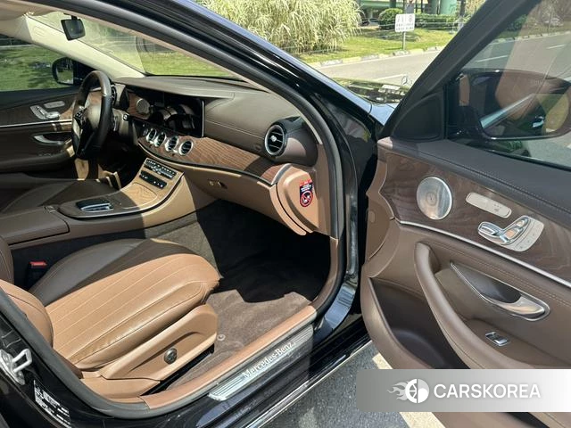 Mercedes-Benz E-class id 4257962 из Китая 25