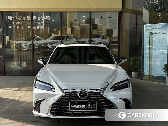 Lexus ES id 4365775 из Китая 9