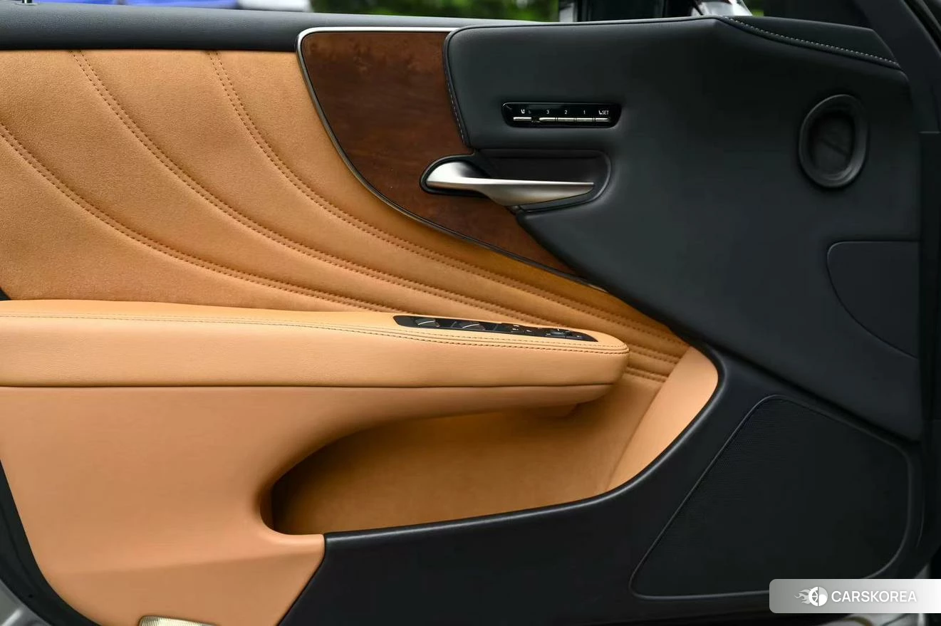 Lexus LS id 4452929 из Китая 15