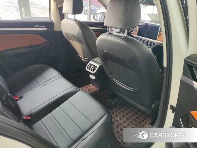 Volkswagen Bora id 4271158 из Китая 18